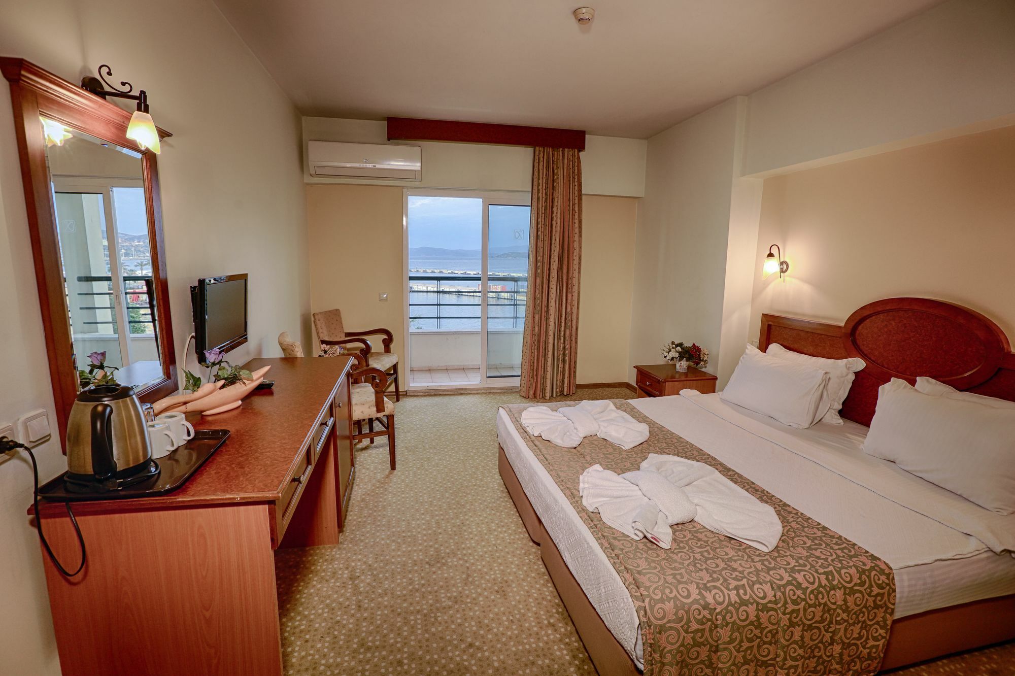 Kayhanbey Hotel Kuşadası Buitenkant foto