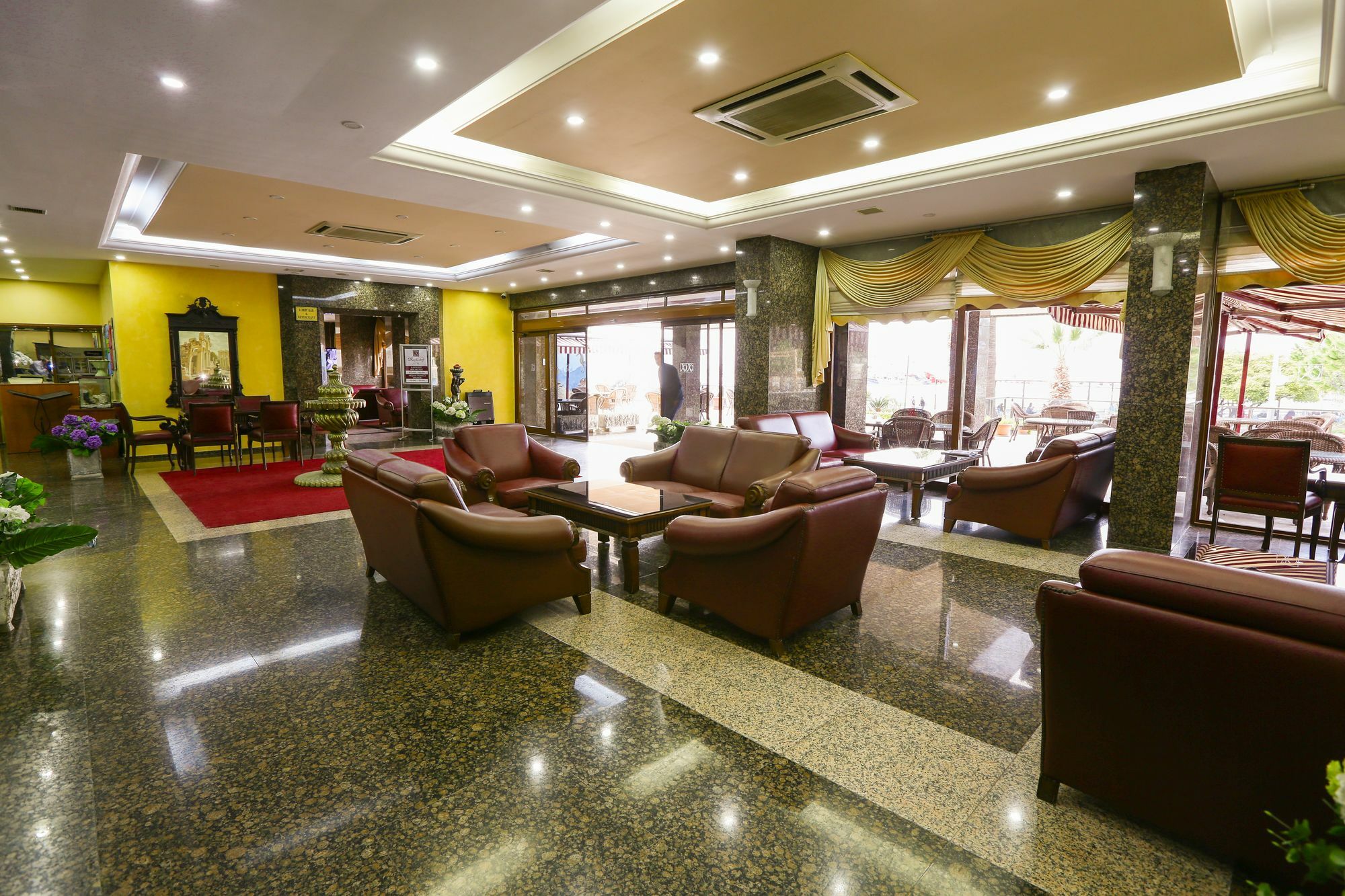 Kayhanbey Hotel Kuşadası Buitenkant foto